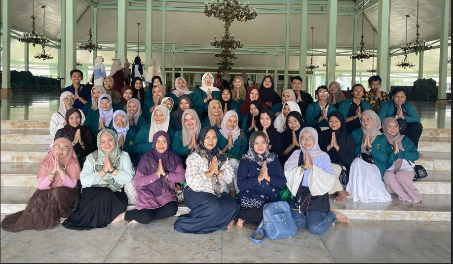 Mahasiswa Pendidikan Bahasa Inggris Eksplorasi Solo - Java Hidden Gems: Solo Untold Stories